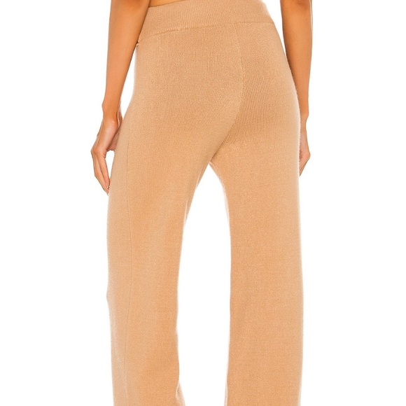 Song of style / Revolve pants or sweatpants - Picture 2 of 9